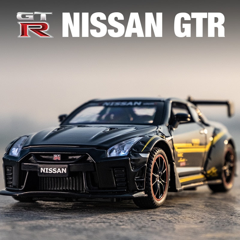 Nissan GTR R35 Miniatura 1:32