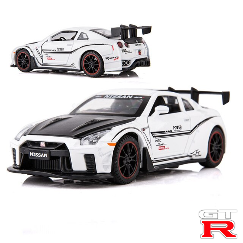 Nissan GTR R35 Miniatura 1:32